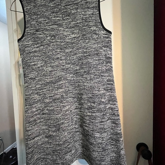 NWT CeCe size 10 black and white sleeveless dress. - Picture 6 of 8